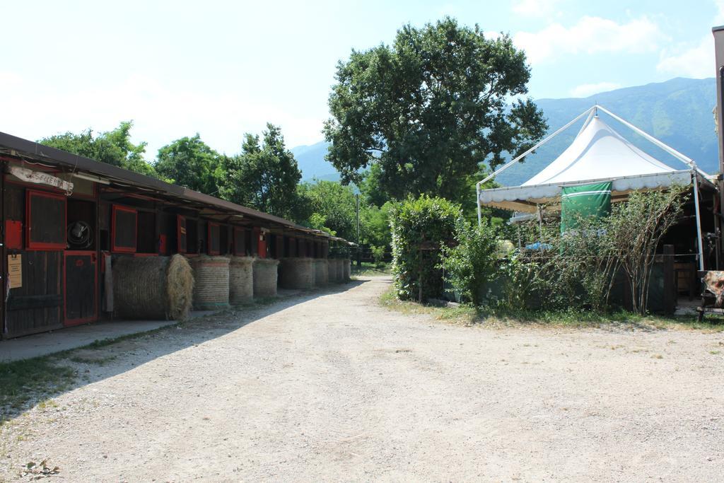 Agriturismo Al Ranch Castello dʼAviano Eksteriør billede