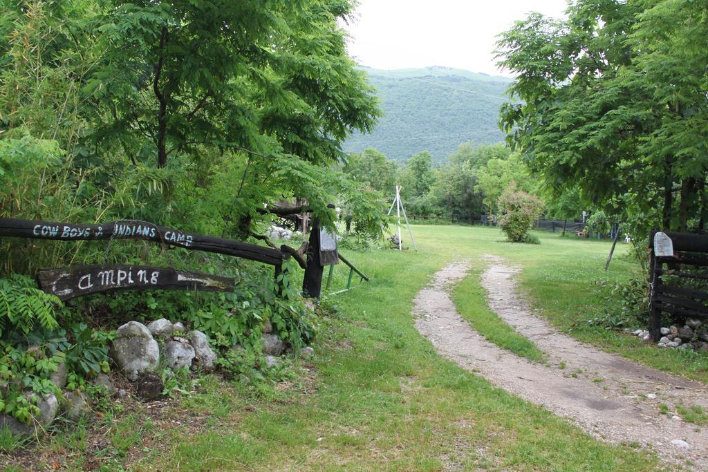 Agriturismo Al Ranch Castello dʼAviano Eksteriør billede